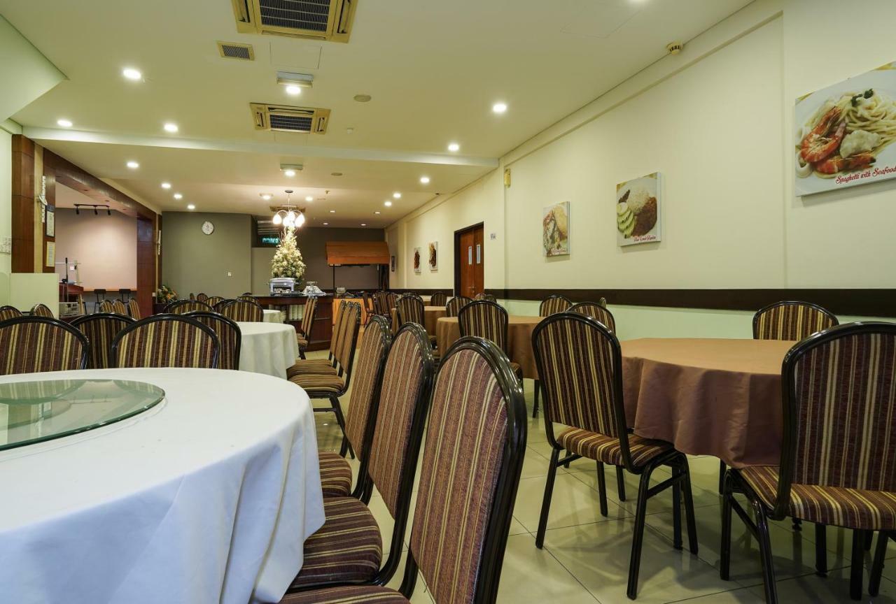 נילאי Oyo 43955 N9 Business Hotel מראה חיצוני תמונה