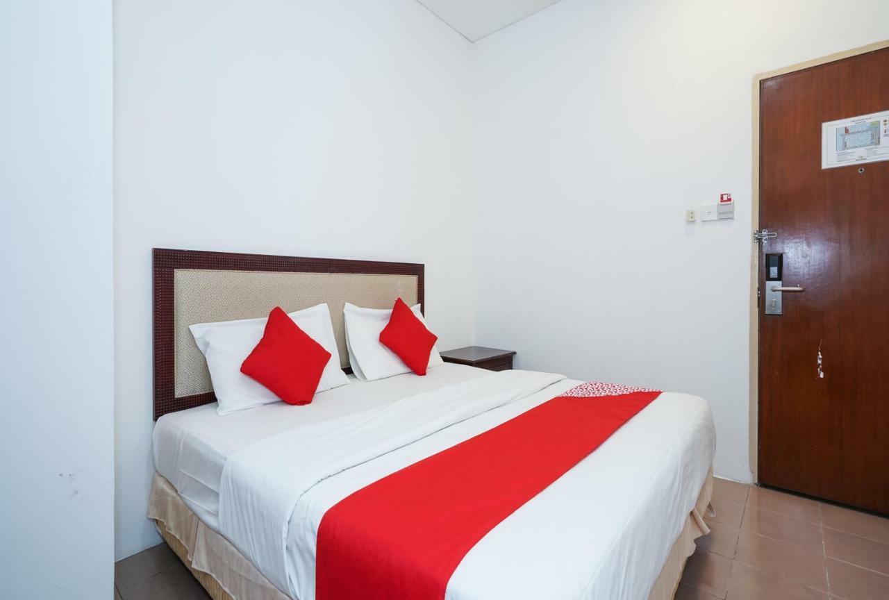 נילאי Oyo 43955 N9 Business Hotel מראה חיצוני תמונה