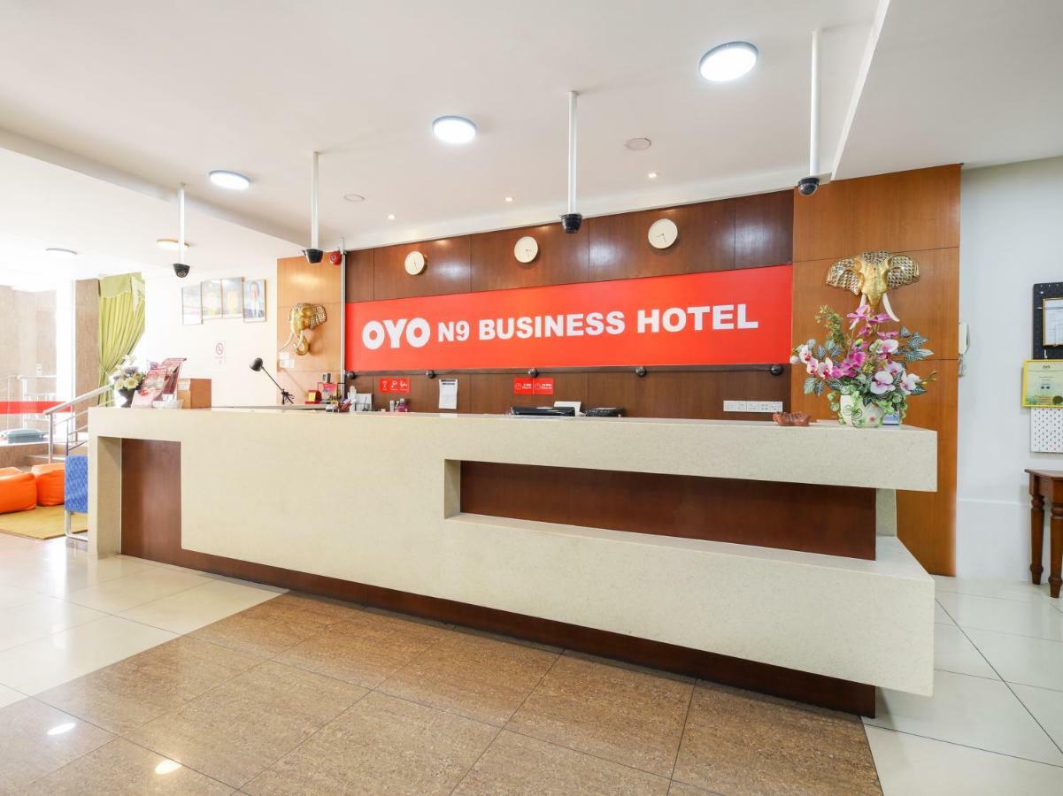 נילאי Oyo 43955 N9 Business Hotel מראה חיצוני תמונה